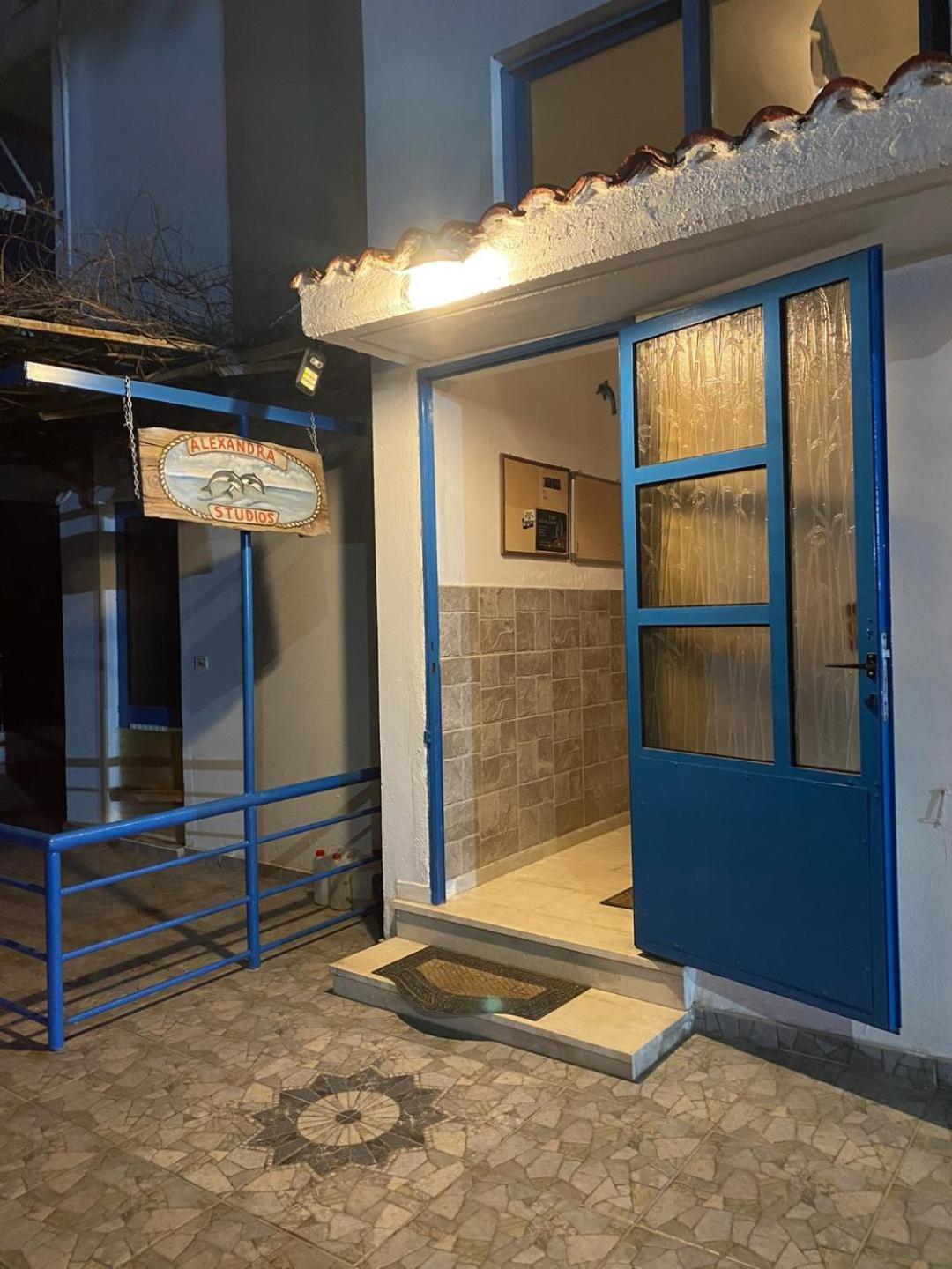 Alexandra Studios Neos Pirgos Bagian luar foto